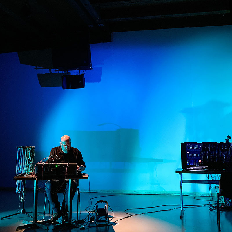 /images/about/photographs/mark_cetilia_live_at_walcheturm.jpg